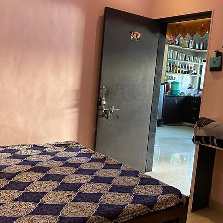 Dwarka Home Stay 2 Only Family ภายนอก รูปภาพ