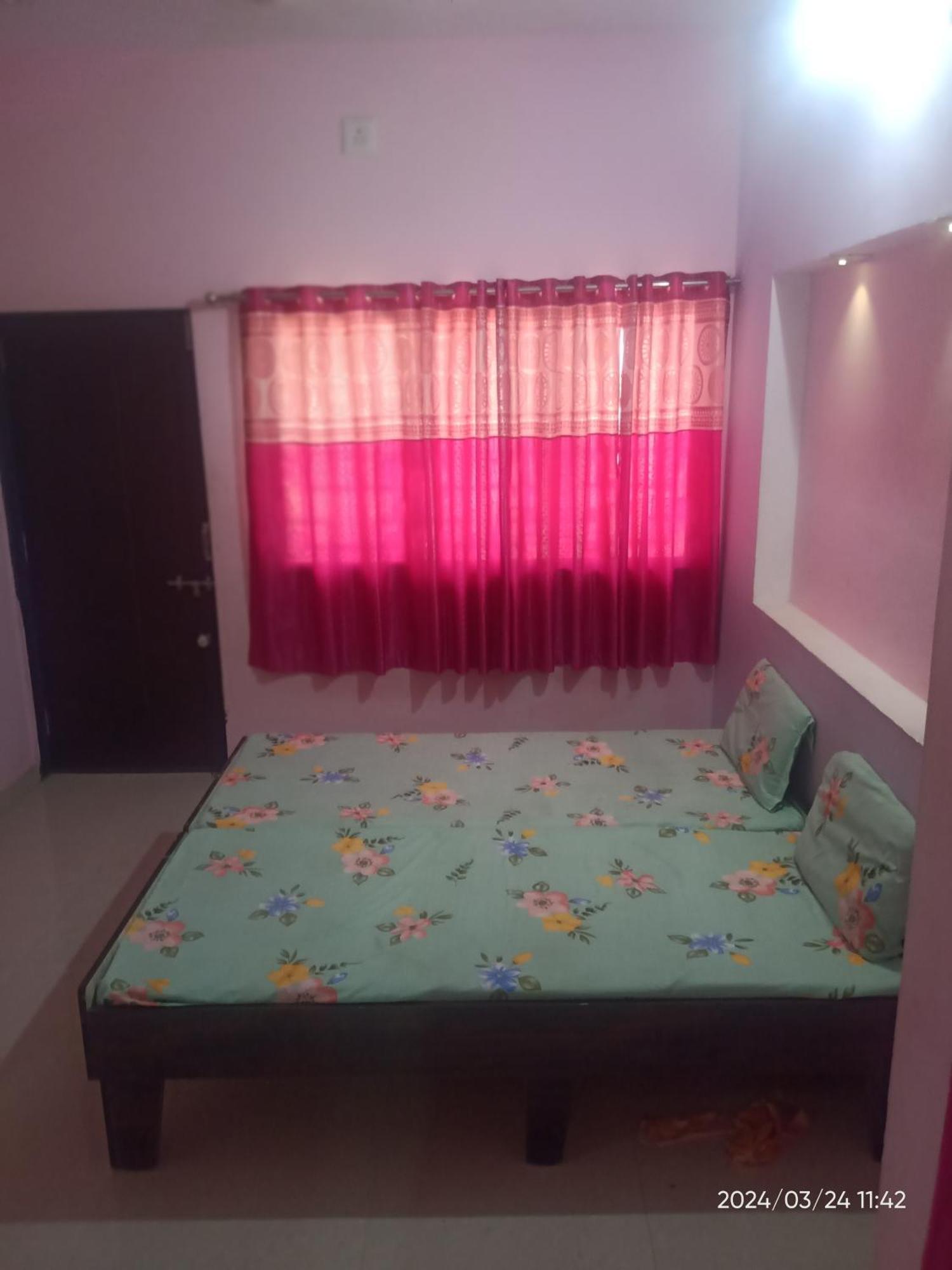 Dwarka Home Stay 2 Only Family ภายนอก รูปภาพ