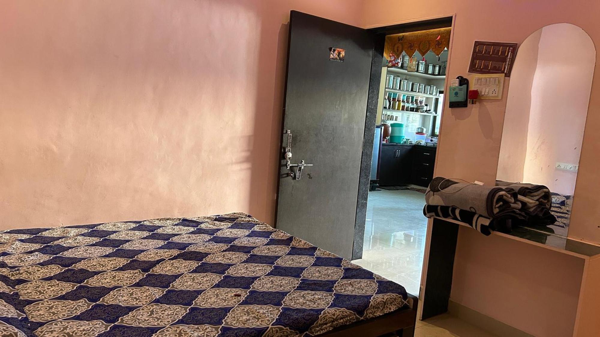 Dwarka Home Stay 2 Only Family ภายนอก รูปภาพ