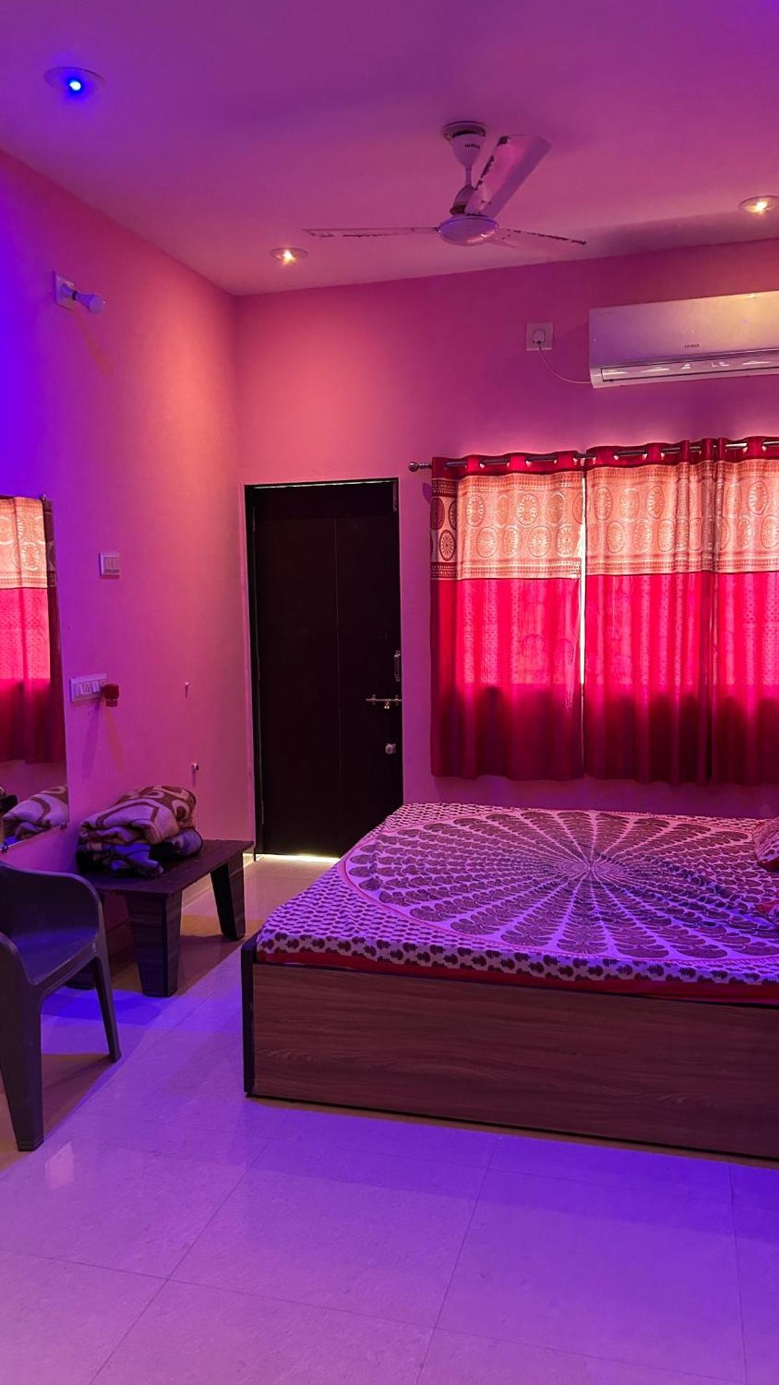 Dwarka Home Stay 2 Only Family ภายนอก รูปภาพ